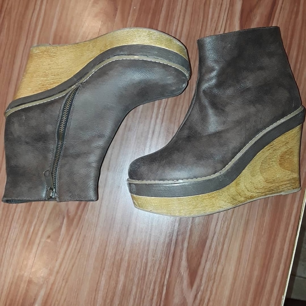 Leather boots